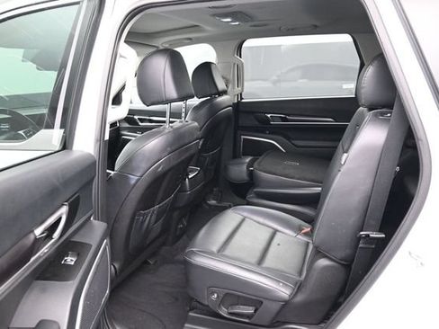 Used 2025 Kia Telluride S FWD image 7