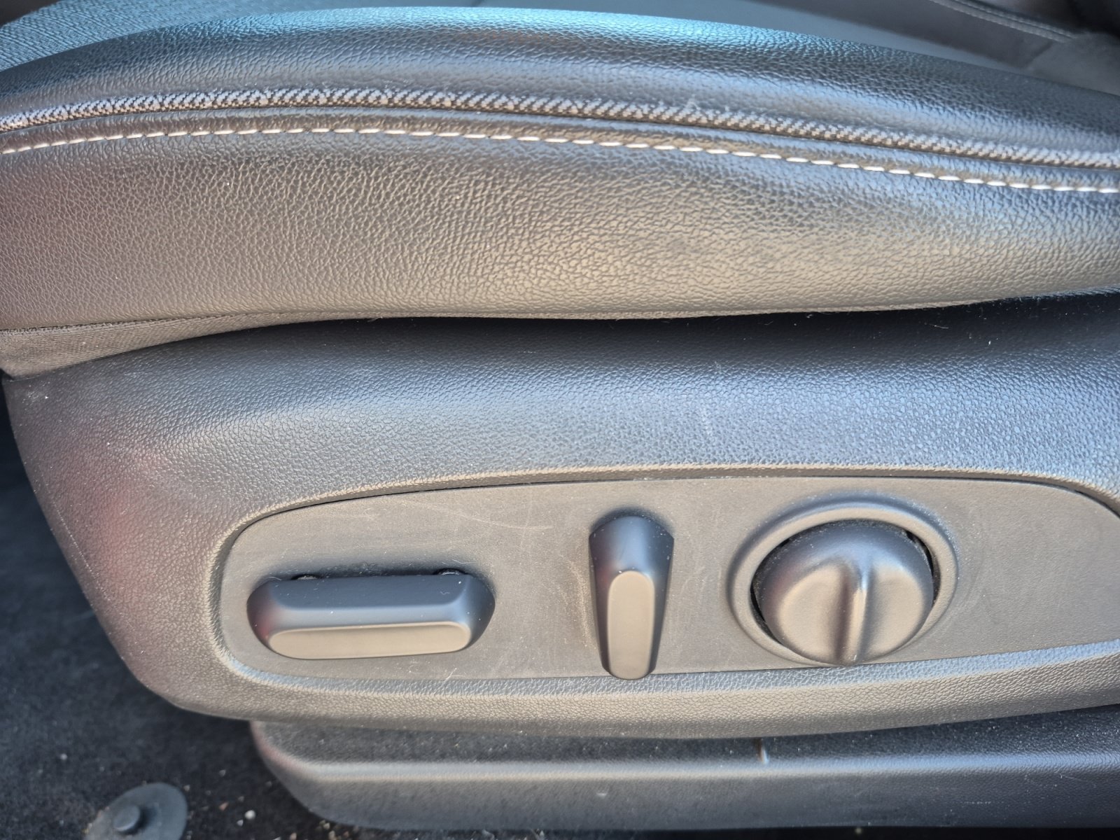Used 2022 Buick Encore GX Preferred w/ Cold Weather Comfort Package AWD/4WD image 13