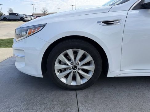 Used 2018 Kia Optima LX w/ 17" Alloy Wheels Package image 4