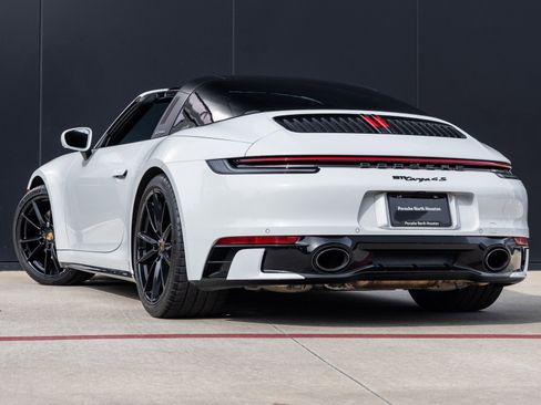 Certified 2021 Porsche 911 Targa 4S image 3