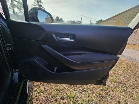 Used 2020 Toyota Corolla LE image 18