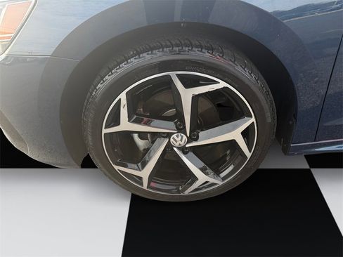 Used 2021 Volkswagen Passat 2.0T R-Line image 14