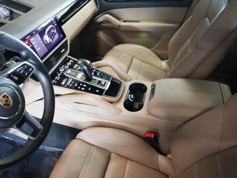 Certified 2023 Porsche Cayenne image 18