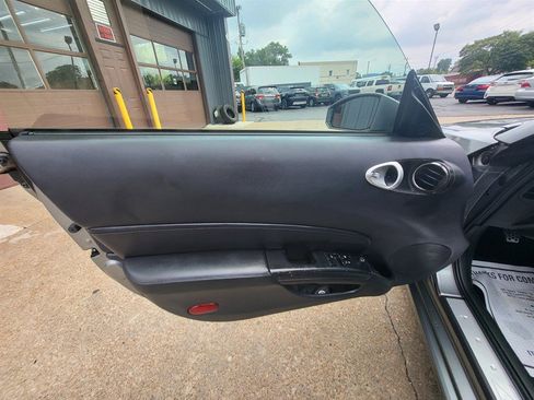 Used 2006 Nissan 350Z Touring RWD image 11