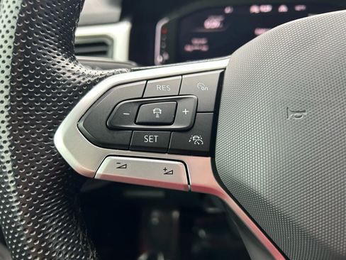 Used 2022 Volkswagen Atlas Cross Sport SEL R-Line image 11