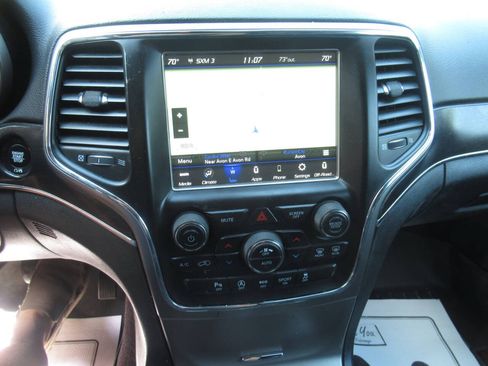 Used 2018 Jeep Grand Cherokee Limited w/ Luxury Group II AWD/4WD image 25