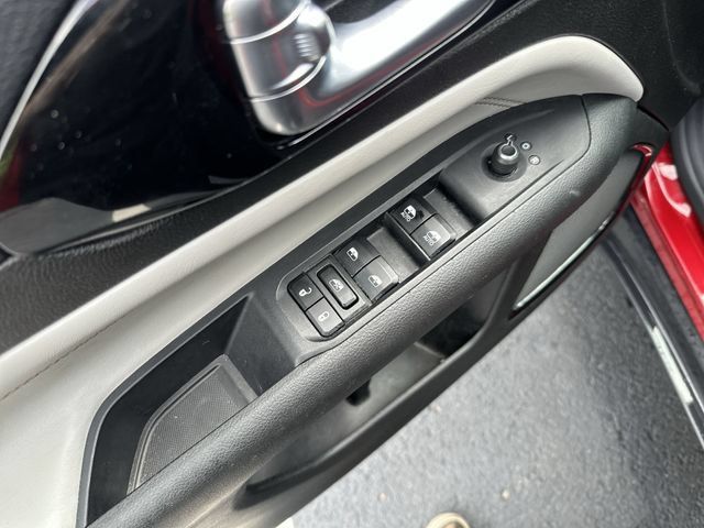 Used 2025 Jeep Compass Limited AWD/4WD image 17