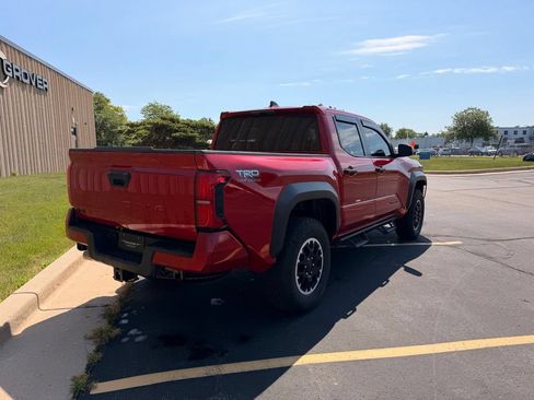 Used 2025 Toyota Tacoma TRD Off-Road AWD/4WD image 10