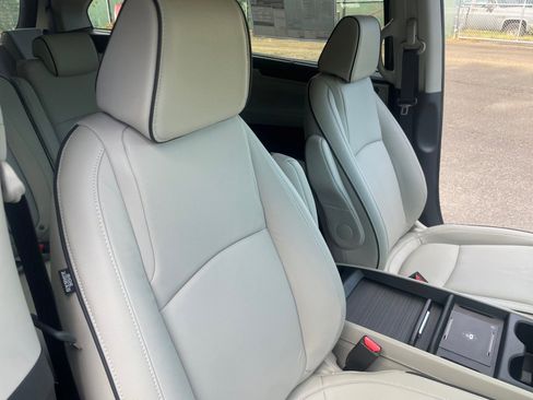 New 2026 Honda Odyssey Touring image 28