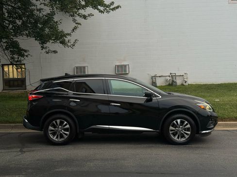Used 2018 Nissan Murano SV image 13