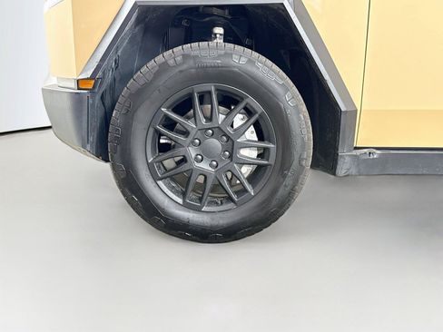 Used 2024 Tesla Cybertruck AWD Crew Cab image 16