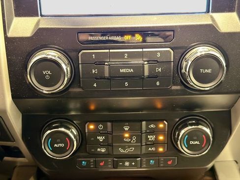Used 2020 Ford F150 Lariat w/ Max Trailer Tow Package AWD/4WD image 15