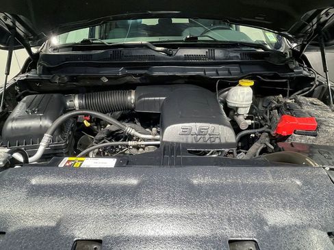 Used 2019 RAM 1500 Express AWD/4WD image 36