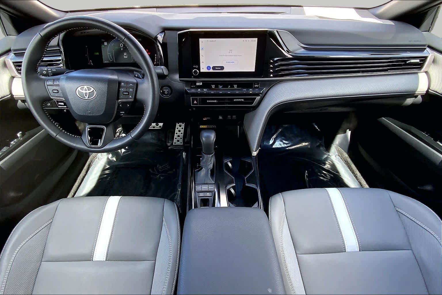 Used 2026 Toyota Camry SE FWD image 15