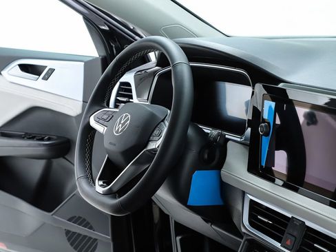 New 2026 Volkswagen Taos SE FWD image 71