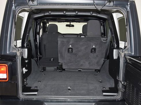 Used 2023 Jeep Wrangler Sport S image 28