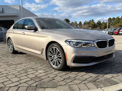 Used 2019 BMW 530i w/ Executive Package image 7