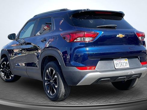 Used 2022 Chevrolet TrailBlazer LT image 2