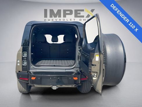 Used 2024 Land Rover Defender 110 X AWD/4WD image 10