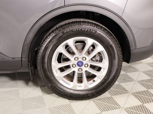 Used 2021 Ford Escape SE image 17