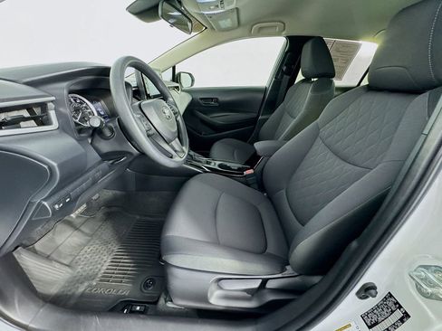 Used 2022 Toyota Corolla LE image 15