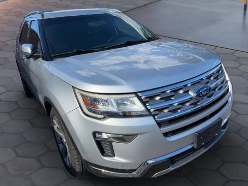 Used 2018 Ford Explorer Limited FWD image 3
