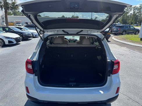 Used 2017 Subaru Outback 2.5i Premium AWD/4WD image 23