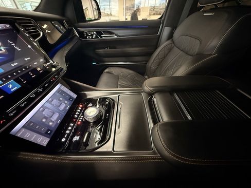 Used 2024 Jeep Grand Wagoneer Series III w/ Quick Order Packagew 28T image 46