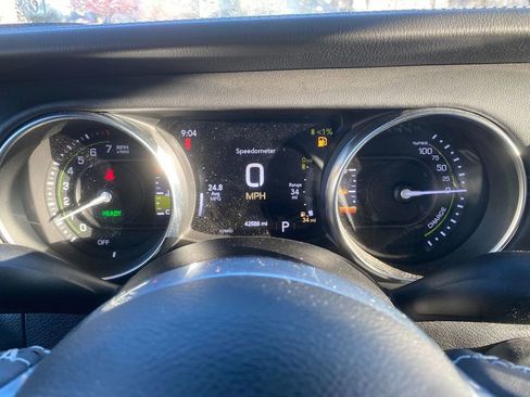 Used 2023 Jeep Wrangler Sahara image 18