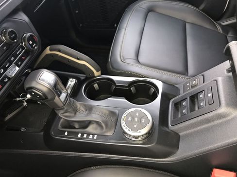 New 2025 Ford Bronco Badlands image 21