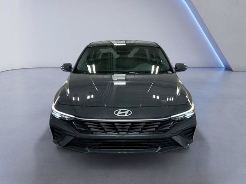 Used 2026 Hyundai Elantra SE FWD image 1