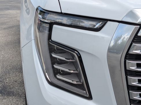 New 2026 GMC Yukon Denali w/ Denali Reserve Package AWD/4WD image 10