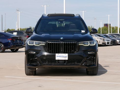 Used 2022 BMW X7 M50i AWD/4WD image 3