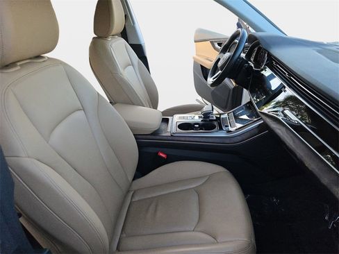 Used 2020 Audi Q8 Premium w/ Convenience Package image 12