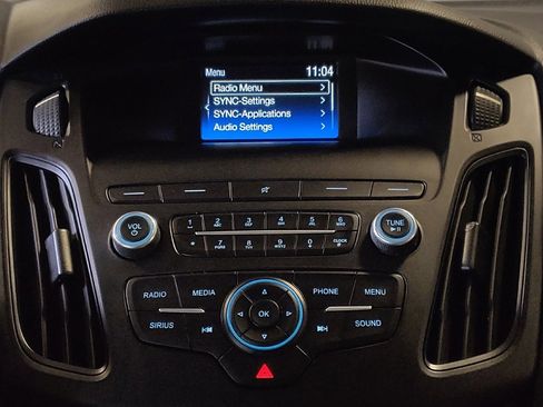 Used 2018 Ford Focus SE image 25