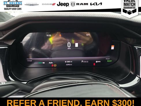 Used 2025 Jeep Wagoneer S Launch Edition image 9