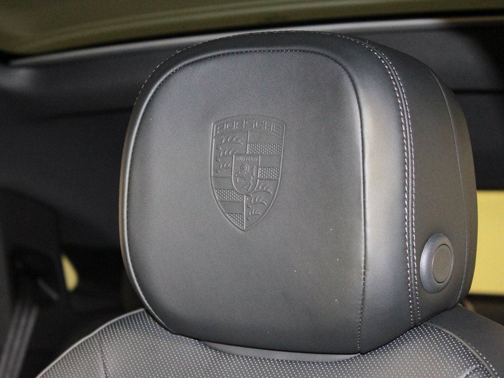 Certified 2026 Porsche Cayenne E-Hybrid Coupe AWD/4WD image 18