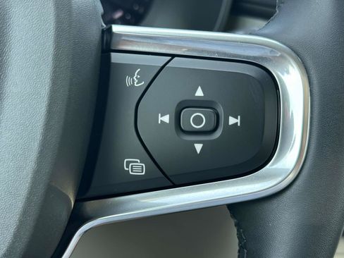 Certified 2024 Volvo XC40 B5 Plus AWD/4WD image 26