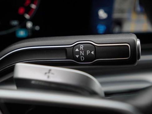 Used 2024 Mercedes-Benz GLE 450e 4MATIC image 11