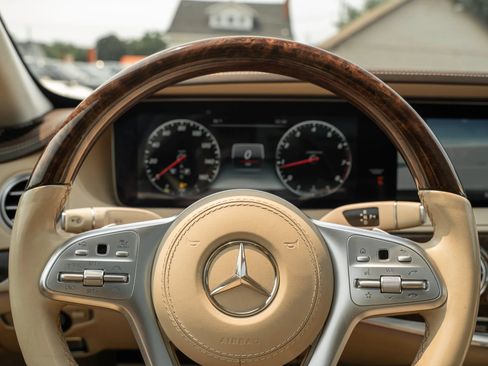 Used 2019 Mercedes-Benz S 560 4MATIC Sedan image 23