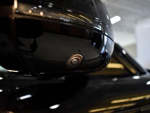 Used 2025 Land Rover Range Rover SE image 26