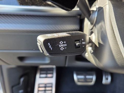 Used 2024 Audi RS Q8 4.0T image 31