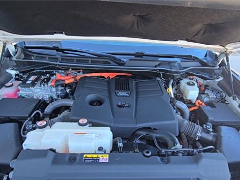 Used 2023 Toyota Sequoia Limited image 33