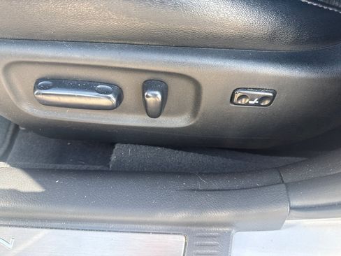 Used 2011 Toyota Avalon FWD image 16