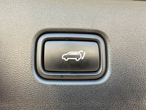 Used 2025 Hyundai Tucson Limited AWD/4WD image 37