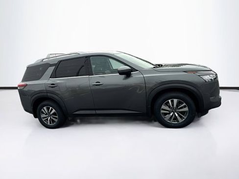 Used 2023 Nissan Pathfinder SL AWD/4WD image 11