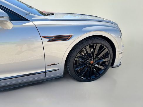 Used 2024 Bentley Flying Spur W12 image 47