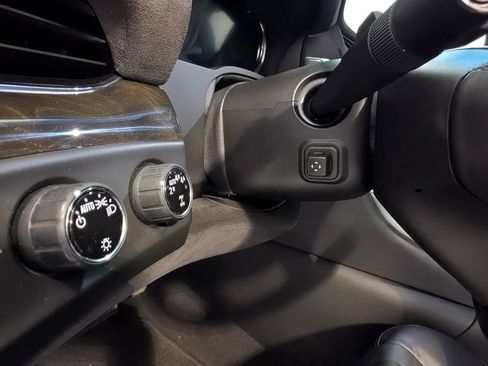 Used 2019 Cadillac Escalade Platinum AWD/4WD image 29