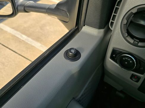 Used 2024 Ford E-350 and Econoline 350 Super Duty w/ Power Windows & Locks Group image 32