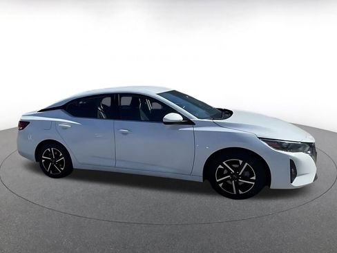 Used 2025 Nissan Sentra SV image 8